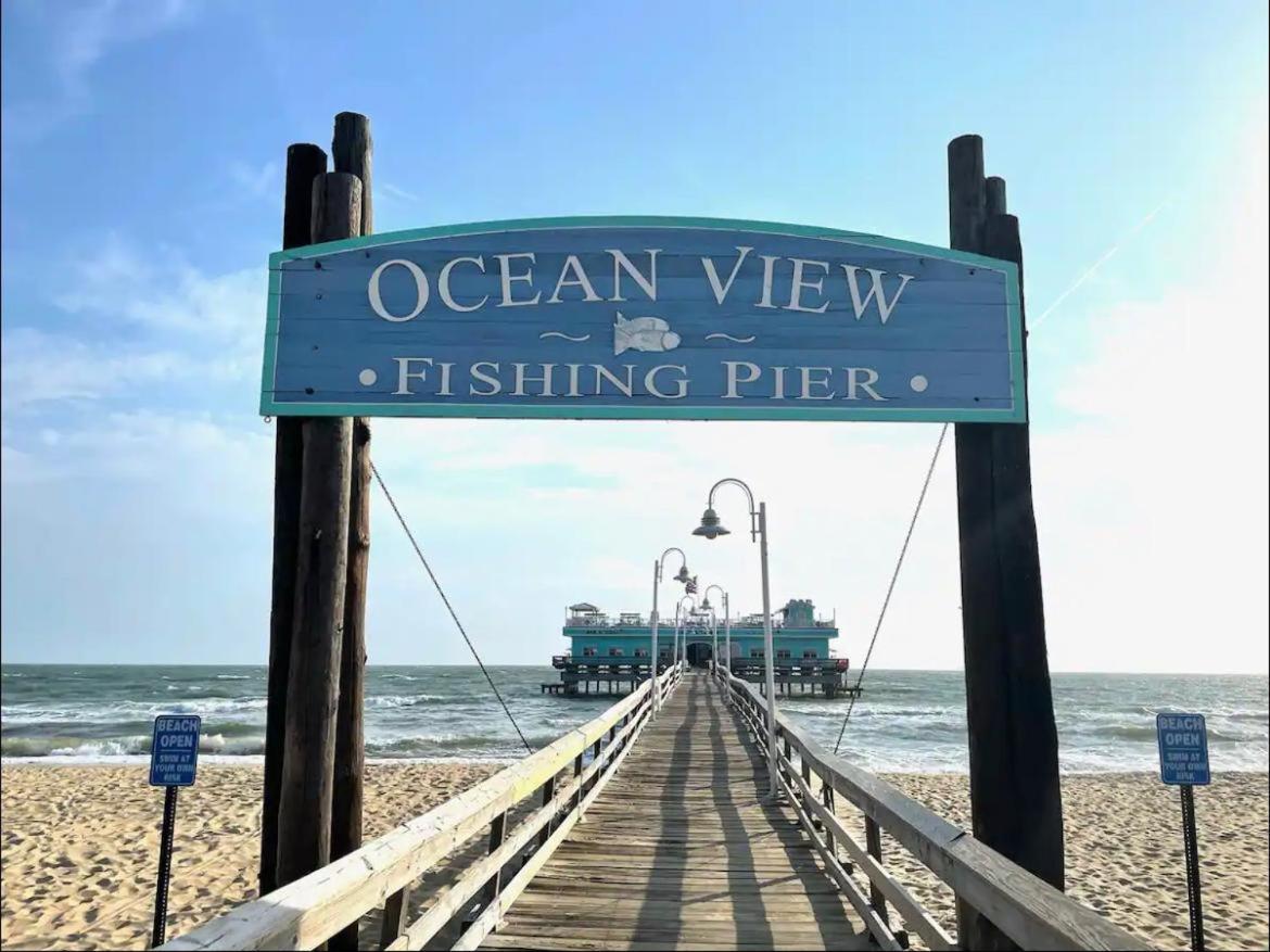 Apartment Penthouse On Private Beach Very Quit And Peaceful Near The Pier Newly Remodeled. Norfolk