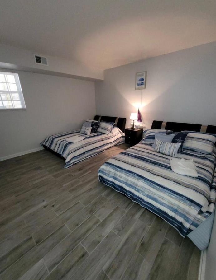 Penthouse On Private Beach Very Quit And Peaceful Near The Pier Newly Remodeled.