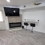 Penthouse On Private Beach Very Quit And Peaceful Near The Pier Newly Remodeled.