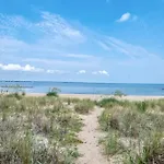 Penthouse On Private Beach Very Quit And Peaceful Near The Pier Newly Remodeled.