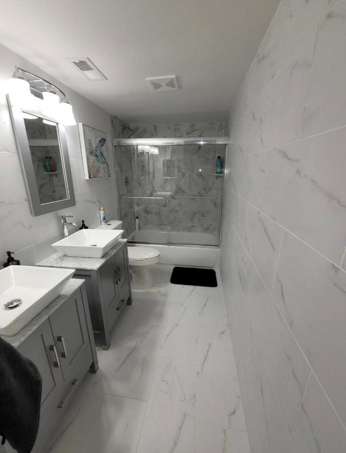 Penthouse On Private Beach Very Quit And Peaceful Near The Pier Newly Remodeled.