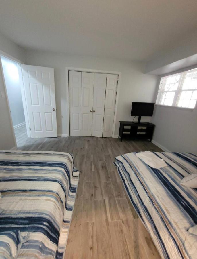 Penthouse On Private Beach Very Quit And Peaceful Near The Pier Newly Remodeled. *