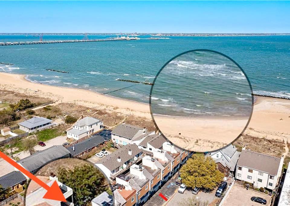 Apartment Penthouse On Private Beach Very Quit And Peaceful Near The Pier Newly Remodeled.